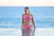 Kim Kardashian ružičasti kupaći kostimi trend ljeto 2023