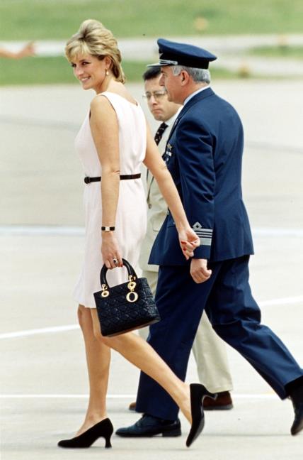 Princeza Diana s Lady Dior torbicom
