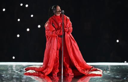 Rihanna na finalu Super Bowla 2023.