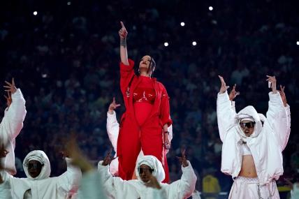 Rihanna na finalu Super Bowla 2023.