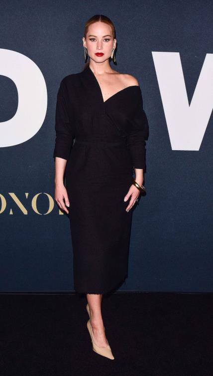 Jennifer Lawrence Dior crna haljina