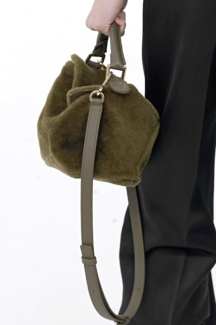 Loewe AW23