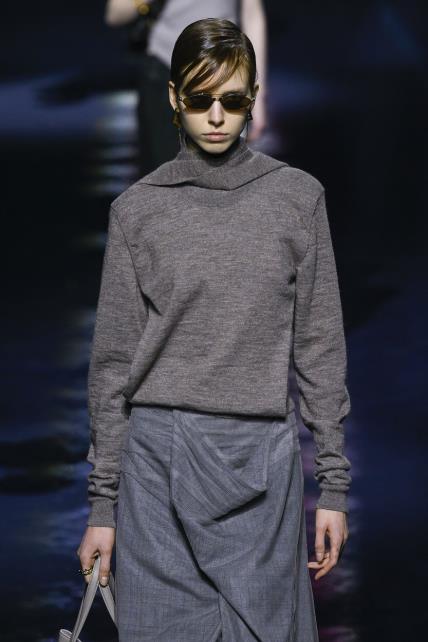 Trend sivi džemper Fendi FW23