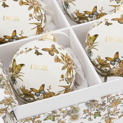 Dior blagdanska kolekcija zime 2023 kuglice za jelku