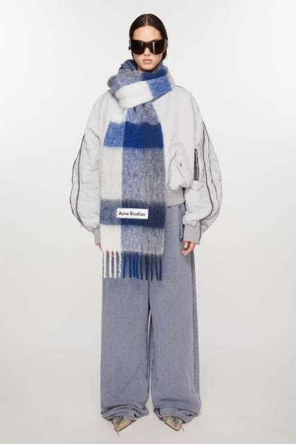 Acne Studios šalovi