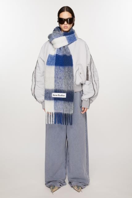 Acne Studios šalovi