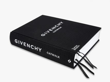 Givenchy: The Complete Collections Catwalk knjiga