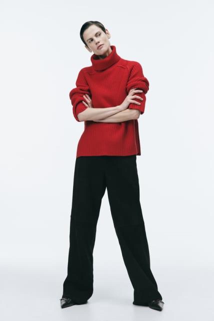 Zara crveni pulover