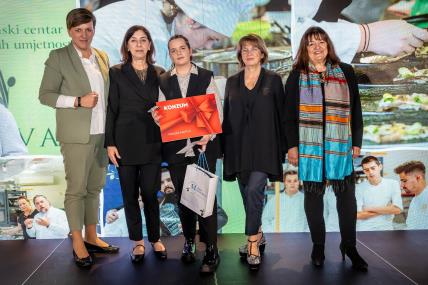 Viktorija Bašić, dobitnica stipendije Mediterranean Women Chefs, Monika Udovičić, Gordana Fabris, Dubravka Tomeković Aralica i Ingrid Badurina Danielsson