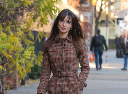 Emily Ratajkowski Prada kaput