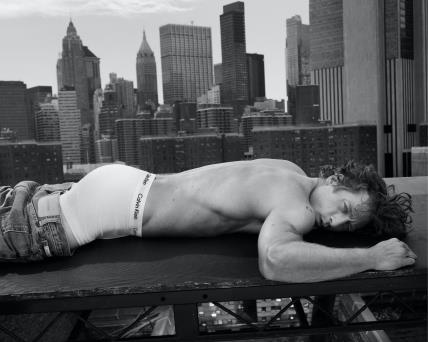 Jeremy Allen White kampanja Calvin Klein