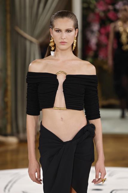 Schiaparelli SS24 nakit trend