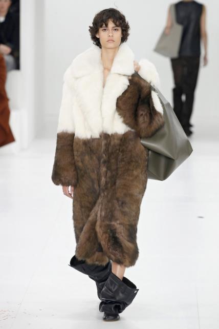 Loewe AW23