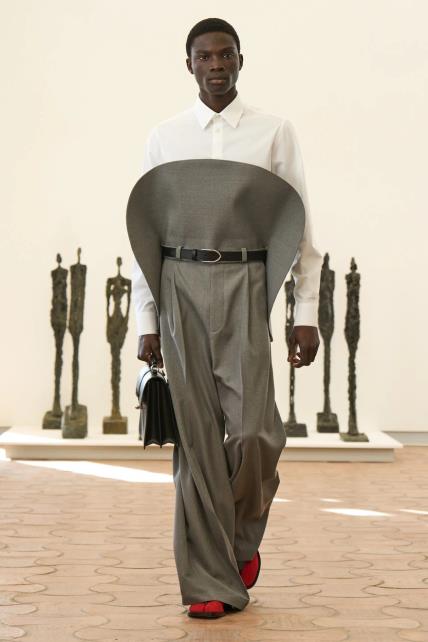 Les Sculptures Jacquemus SS24