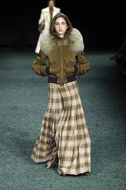 Burberry AW24 revija