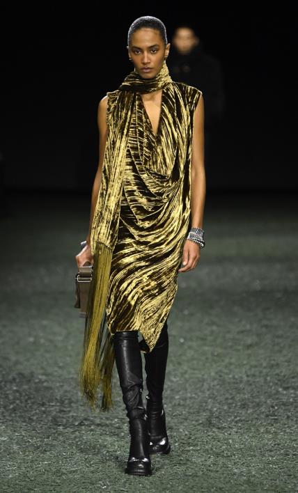 Burberry AW24 revija