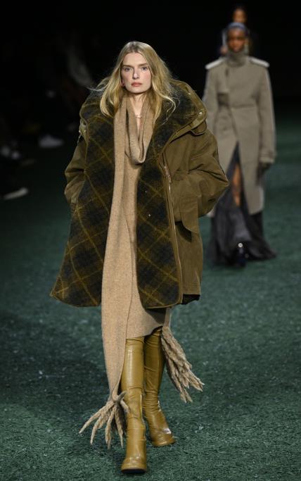 Burberry AW24 revija