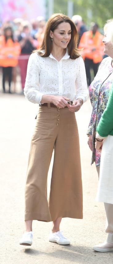 Kate Middleton nosi Superga tenisice