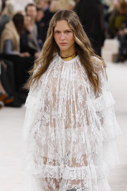 Chloe AW24 boho chic