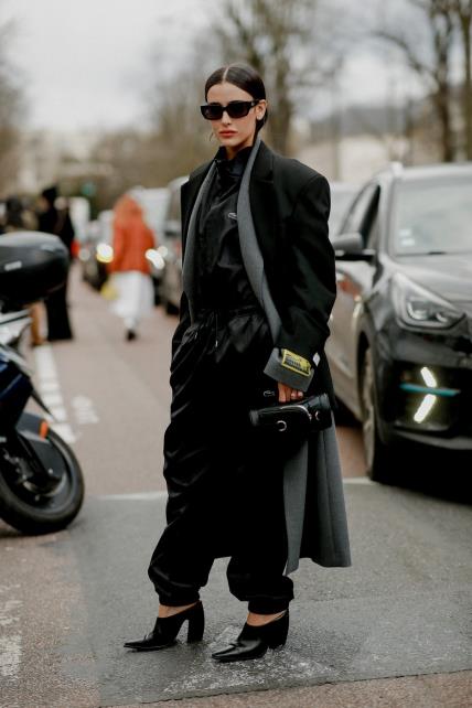 Street style Paris Tjedan mode 2024 hlače
