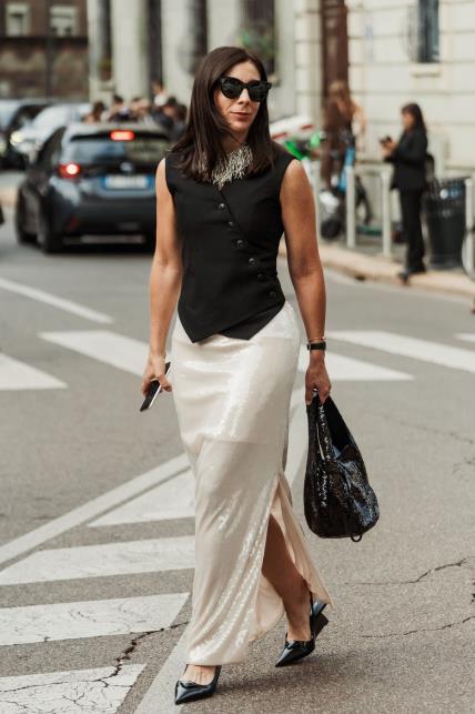 Street style fashion week bijela suknja