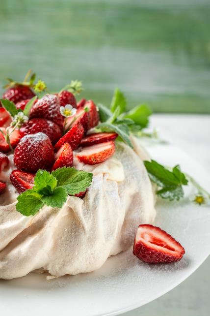 Pavlova torta s jagodama recept