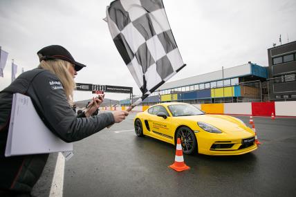 Porsche_Ladies Day 2023_19.jpg