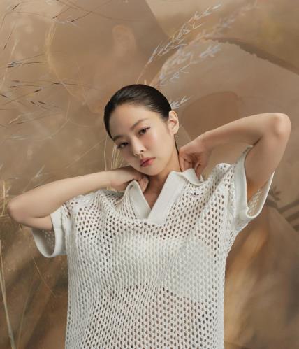 Jennie Kim u kampanji za adidas x clot