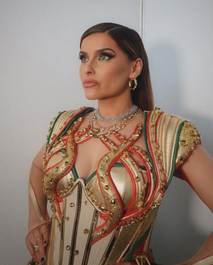 Nelly Furtado u Zigman kostimu