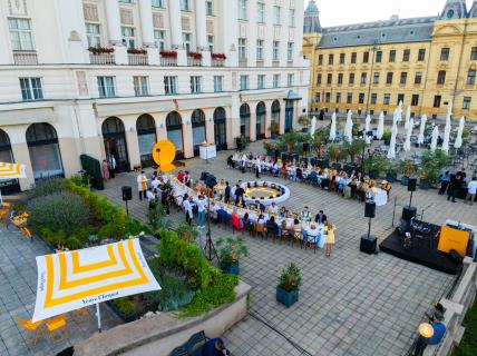 Veuve Clicquot Solaire Tables_5.jpg