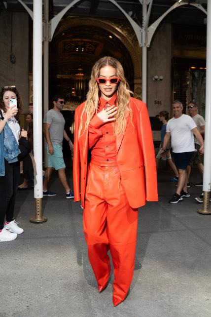 Rita Ora crvene kombinacije New York