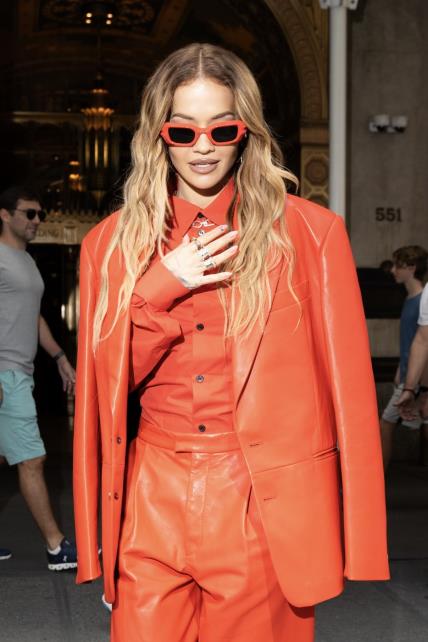 Rita Ora crvene kombinacije New York