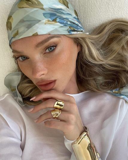 Elsa Hosk marame šeširi