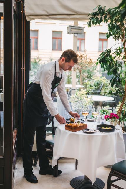 Le Bistro Esplanade Zagreb - osoblje.jpg