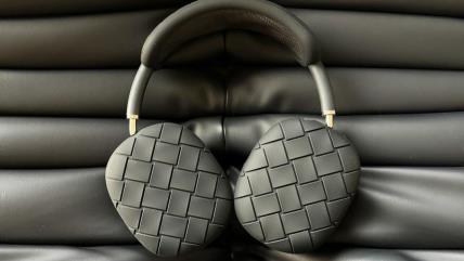 Bottega Veneta navlake za Iphone