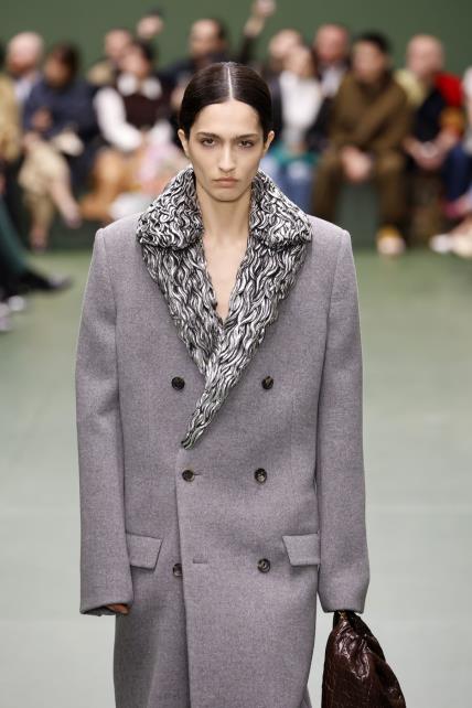 Loewe AW24