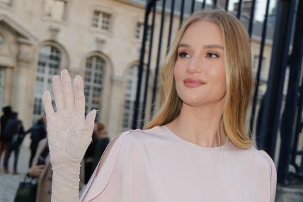 Rosie Huntington-Whiteley nosi tihi luksuz