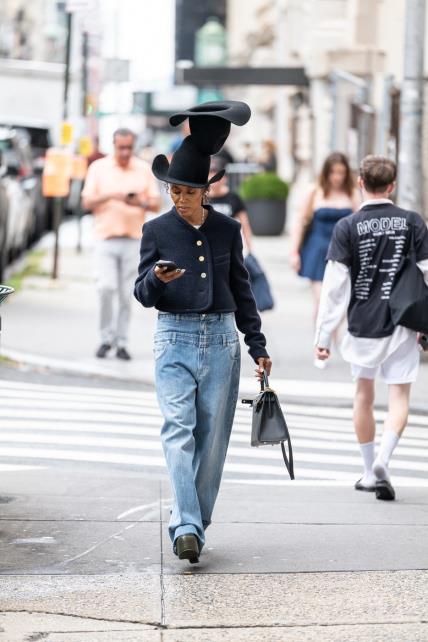 Tjedan mode New York SS25 street style