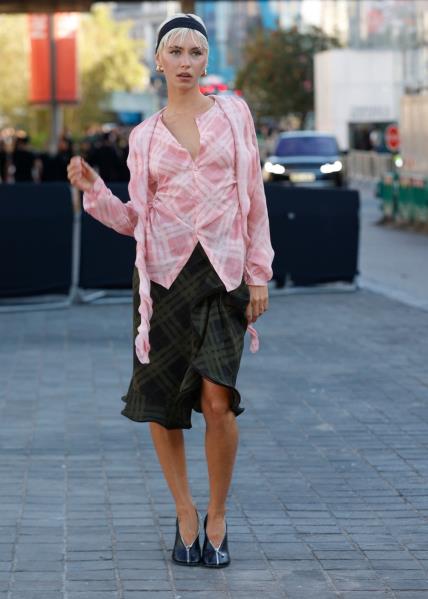 Iris Law, Burberry SS25 Tjedan mode London