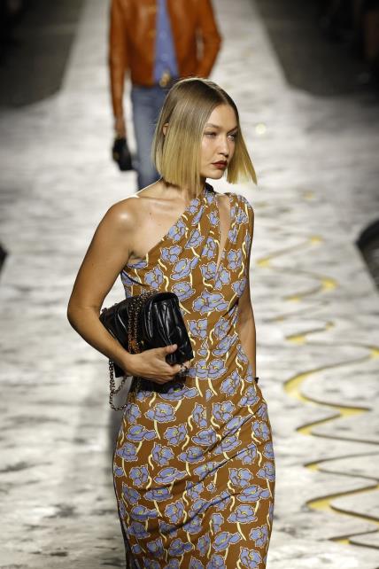 Versace SS25 Tjedan mode Milano Gigi Hadid