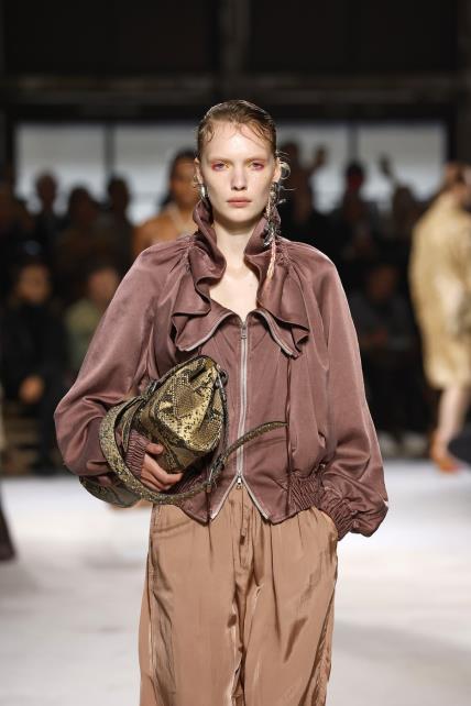 Dries Van Noten SS25 Tjedan mode Pariz