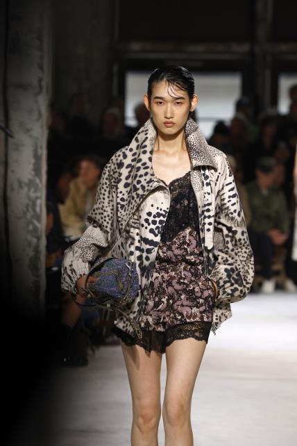 Dries Van Noten SS25 Tjedan mode Pariz