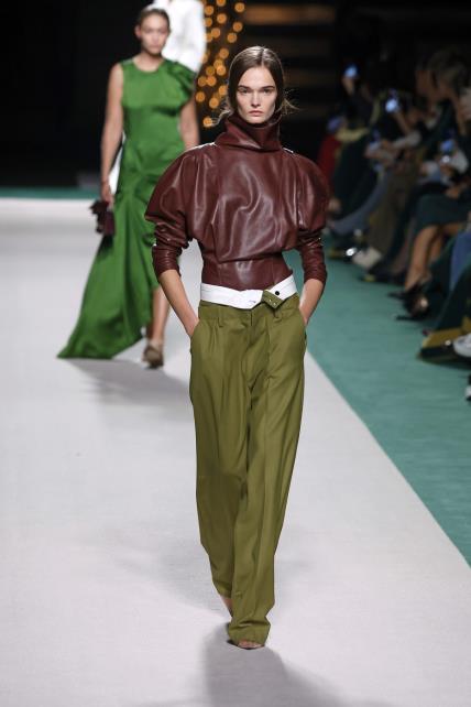 Victoria Beckham SS25 Tjedan mode Pariz