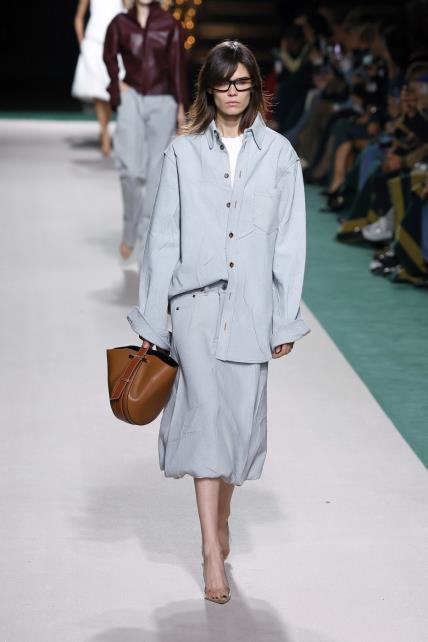 Victoria Beckham SS25 Tjedan mode Pariz