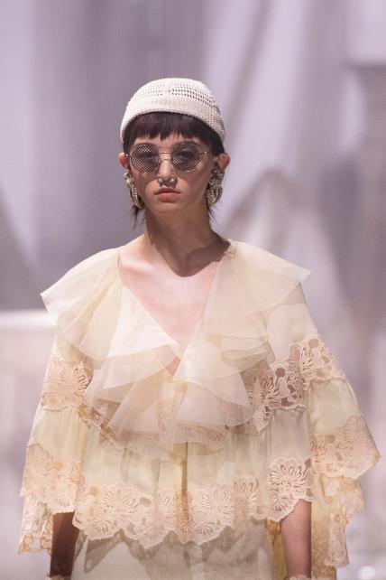 Valentino SS25 Tjedan mode Pariz detalji