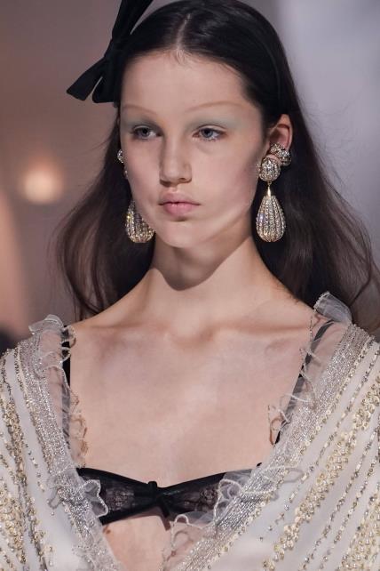 Valentino SS25 Tjedan mode Pariz detalji