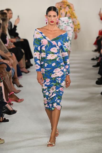 Cvjetni motivi Carolina Herrera SS23