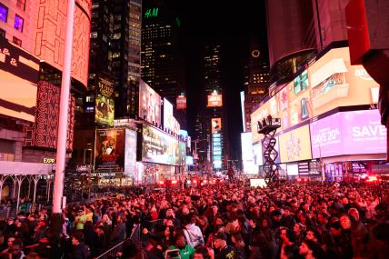 Charli XCX na Times Squareu