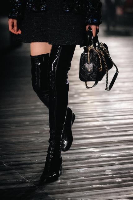 chanel_2024-25-metiers-dart-show-ambiance_look-05_copyright-chanel-LD.jpg