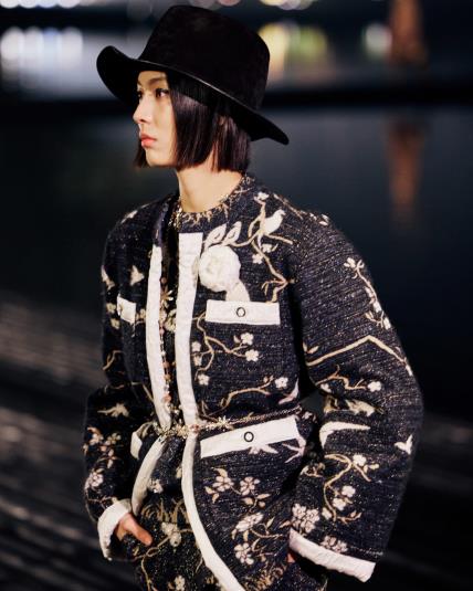 chanel_2024-25-metiers-dart-show-ambiance_look-17_copyright-chanel-LD.jpg